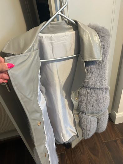 Stunning fur gilet, like new.  Bought Neola Boutique Malahide