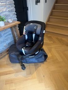 Child car seat iso fix maxi cosi