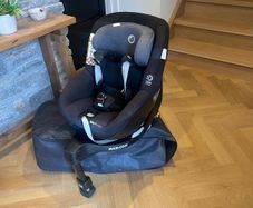 Child car seat iso fix maxi cosi