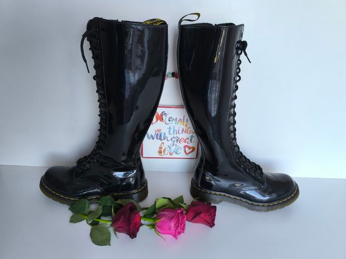 Dr Martens 1b60 20 eye high knee tall patent black boots UK4 EU37 US6