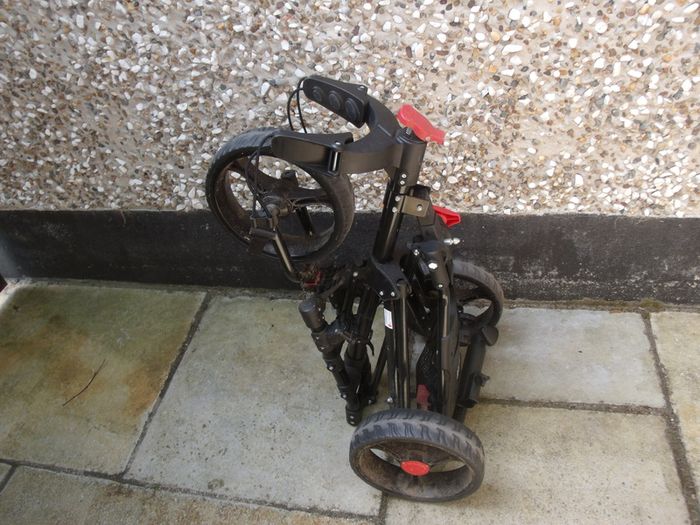 Fast Fold Flat 3 wheel Trolley - Compact size when folded
