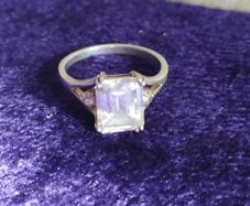 Beautiful 925 silver ring.