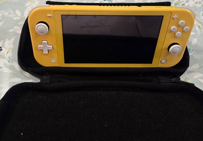 nintendo switch lite yellow