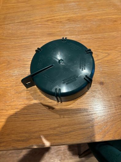Oil tank lid