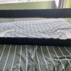 Bed side barrier