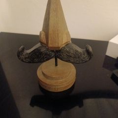 Glasses stand