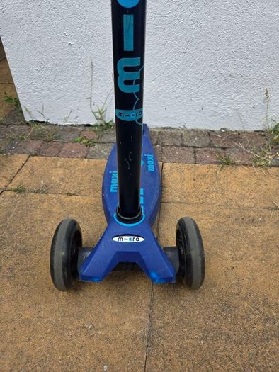 Maxi micro scooter blue 3 wheels