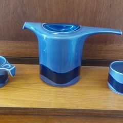 Amazing and Rare Vintage Mid Century Modern Celtic Thomas Unusual-Handled Tall Teapot in the Lilac and Indigo Colourway, Plus Two Matching Cups in The Wave Pattern