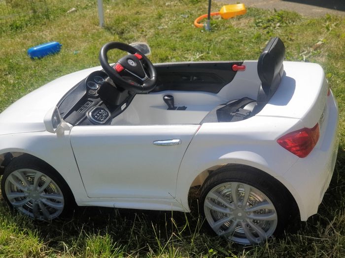 Mercedes-style electric car