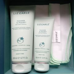 Liz Earle Cleanse & Polish 200ml + 100ml + cloths