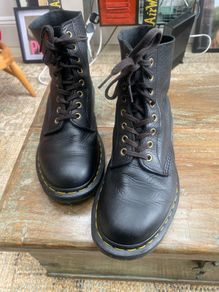 Dr. Martens Size 7 EU41.