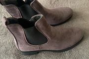 Boots size 6
