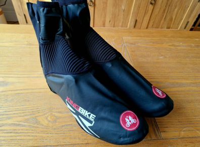 Cycling overshoes