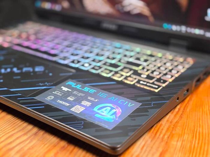 Gaming Laptop MSI Pulse 16 AI C1V