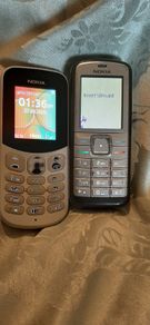 Nokia phones old skool / with chargers