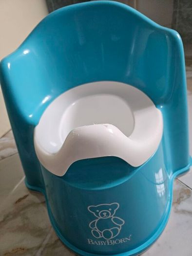 Baby Bjorn Potty Chair Blue/White + FREE Toilet Seat + Bambino Mio Potty Training Pants