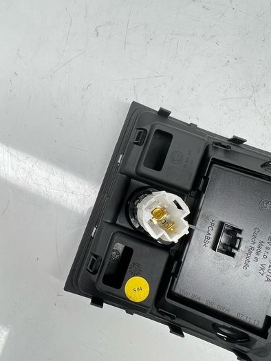Skoda Superb Rear Clock Charging Port Outlet 2013 3t0919201a A2l5b2s