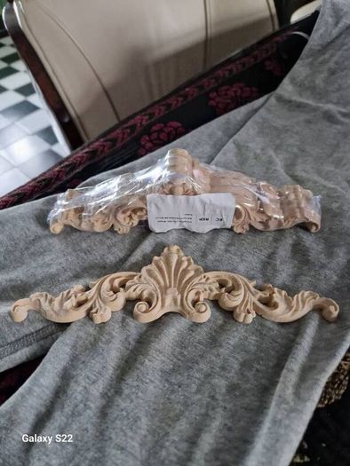 New sealed pack of Decrotive wood mouldings