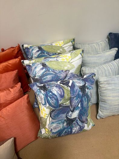 27 Assorted cushions