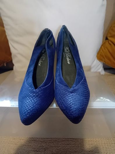 Ladies shoes