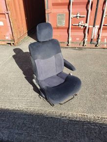 Driver's seat with swivel base