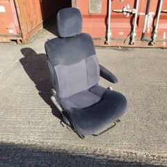 Driver's seat with swivel base