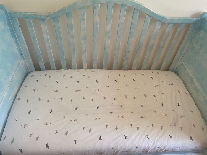 Cot bed