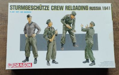 Sturmgeschutze Crew Reloading