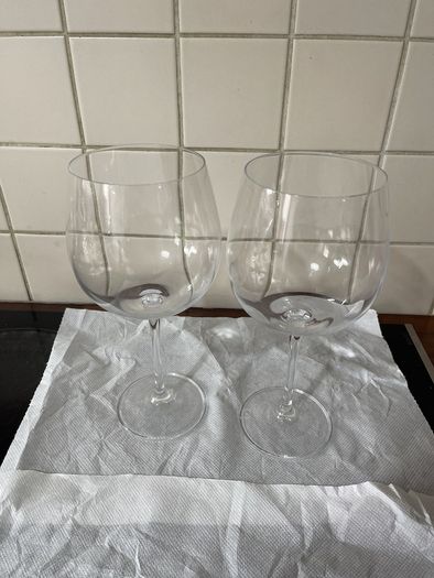 Brand Galway wine glasses (set of two)
