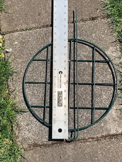 Round plant supports