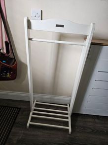 Child's  clothes rail