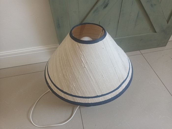 Table lamp