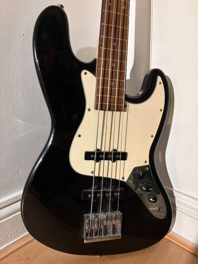 SX Fretless Jazz Bass