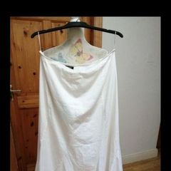 Betty Barclay white fully lined skirt.