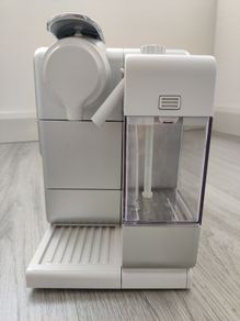 DeLonghi Lattissima Touch Nespresso Coffee Machine EN560.S