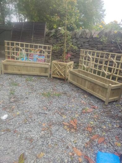 Rustic Planter Trellis