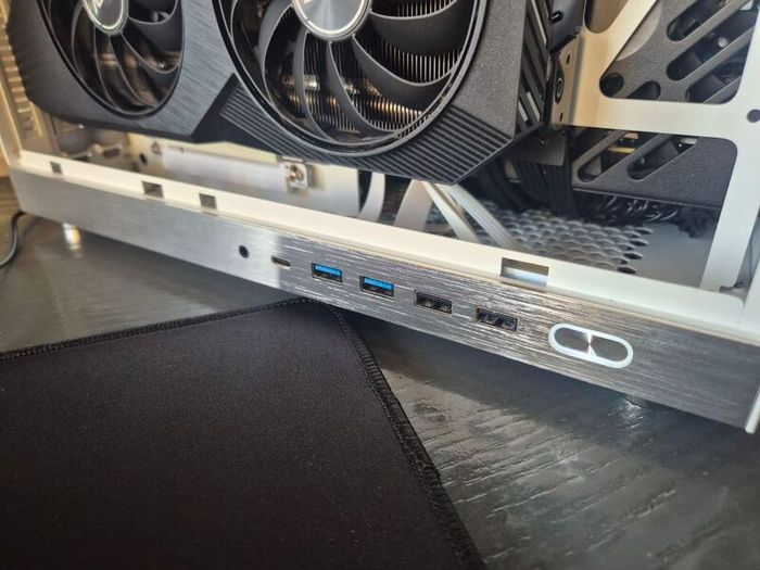 Tiny ITX gaming pc setup - RTX 3070, Intel i7, 16GB DDR4, 512GB m.2 SSD