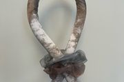 heatless hair curler with 2 scrunchies