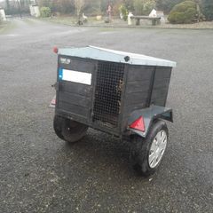 dog trailer