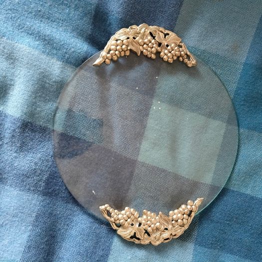 Vintage Serving Platter/Centre Plate