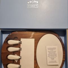 Newbridge Silverware Cheese board