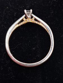 18 ct Diamond ring