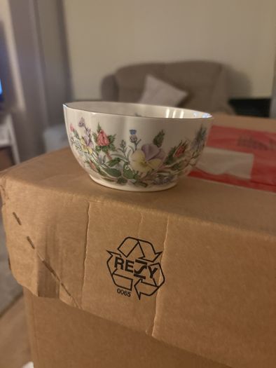 Aynsley small bowl in good condition