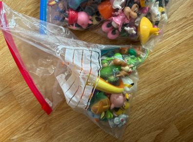 Mini figures assorted