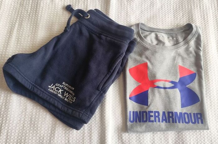Girls top and shorts . Age 9-10
