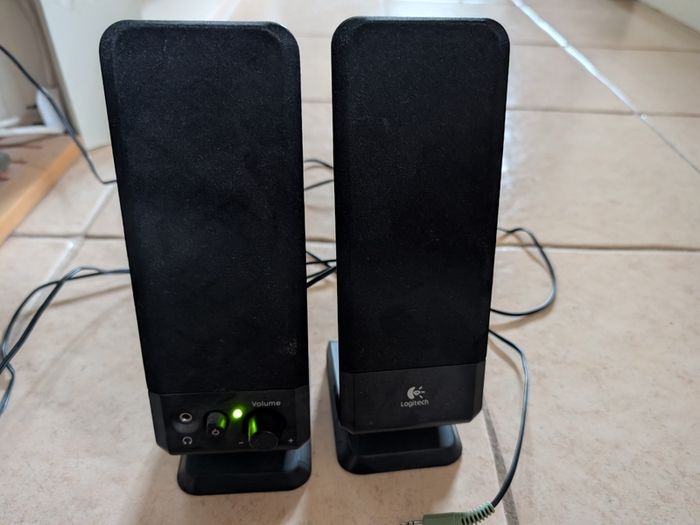 PC CRT monitor and speakers