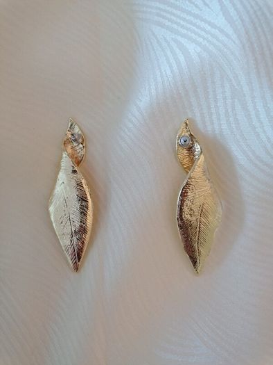 Gold leaf earrings