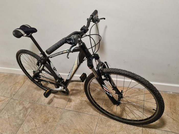 Saracen city/hybrid/cross bike size M