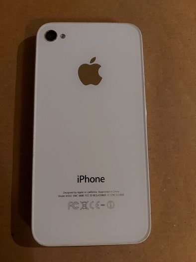 Bundle Of Apple Devices For Parts - Iphones - Ipad - Ipod - Macbook
