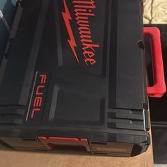 milwaukee case